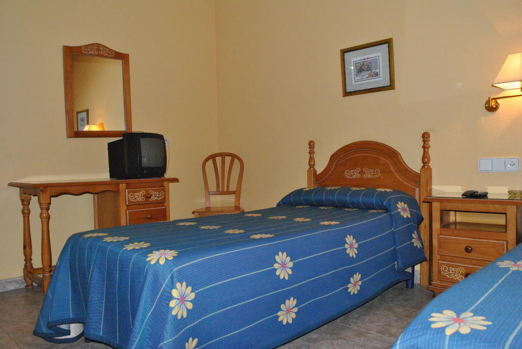 Hostal Rey Teodomiro Orihuela Ngoại thất bức ảnh