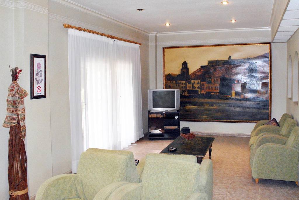 Hostal Rey Teodomiro Orihuela Ngoại thất bức ảnh