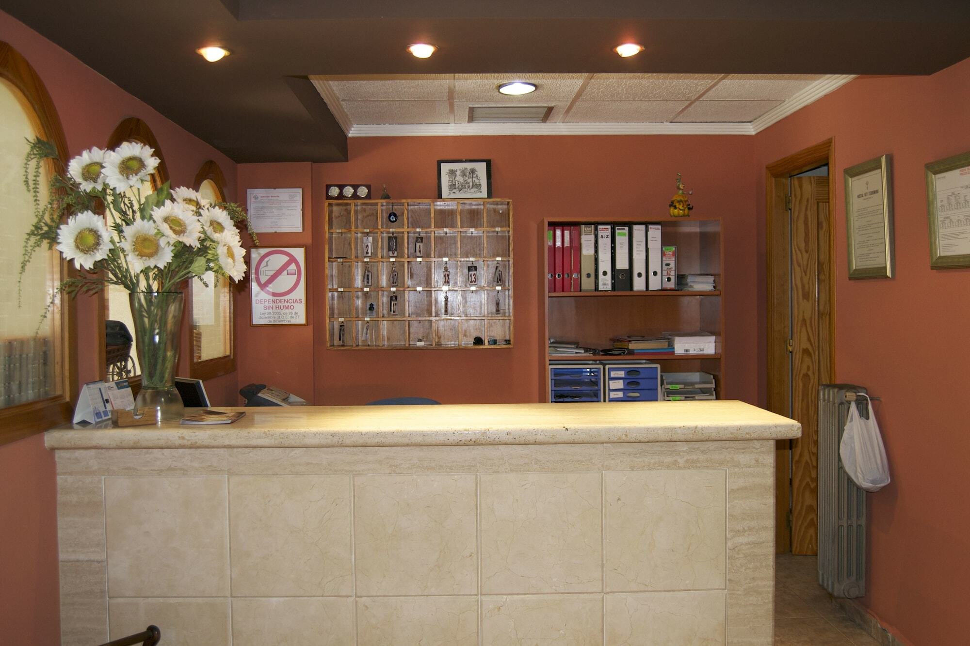 Hostal Rey Teodomiro Orihuela Ngoại thất bức ảnh